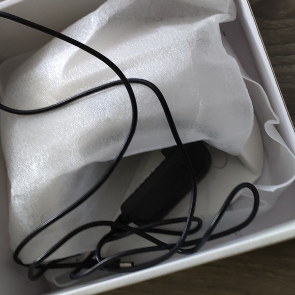 Gelish uv light - Picture 2 of 4